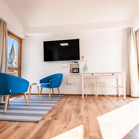 Apartment Seafront Center Old Town Seaview 4 *